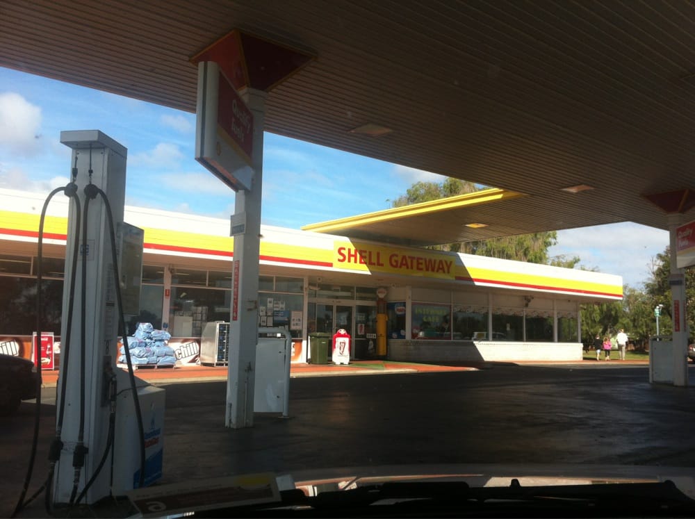 SHELL GATEWAY Updated April 2024 12 Claughton Way, Glen Iris