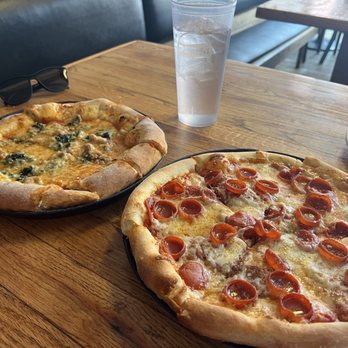 Brown Dog Pizza - Super Pepperoni Old Chicago (stuffed crust) - Pizza Near Me - Telluride, Colorado