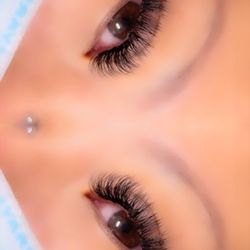 LuvMeBrows - Eyelash extensions