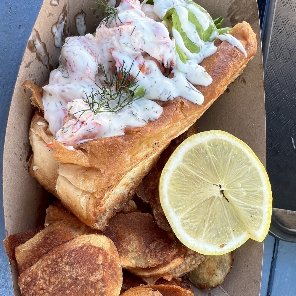 Lemon & Dill Lobster Roll