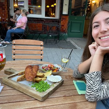 The Warwick - Fish and chips and tomato salad. - Pubs Near Me - London, XGL