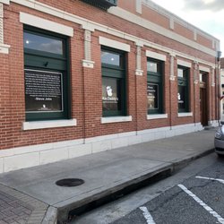 MacDaddy's - Outside of store