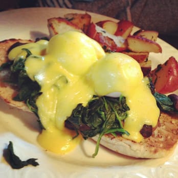 Deetjen's Restaurant - Spinach and Mushroom Eggs Benedict - American Near Me - Big Sur, California