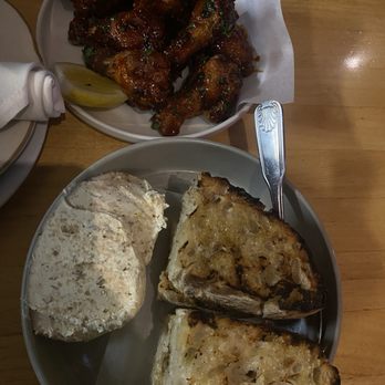 Folks Pizzeria - Free Range Chicken Wings (feeds 1-2) Bread & Butter (feeds 2) - Pizza Near Me - Costa Mesa, California