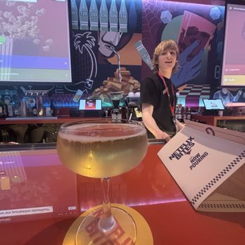 Netflix House - Bar trivia and some champs - Eatertainment Near Me - Dallas, Texas Netflix House - Bar trivia and some champs - Eatertainment Near Me - Dallas, Texas