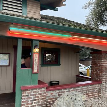 Mac's Old House - Front of building - American Near Me - Antioch, California