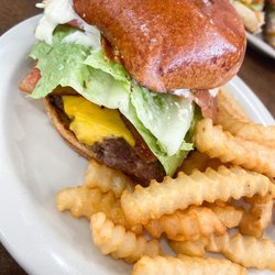 Jennifer's Roundabout Restaurant - Bacon cheeseburger deluxe.