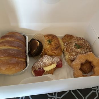 Paris Baguette - Hash Brown Bread, Tiramisu Tart, Ham & Cheese Pastry, Strawberry Lemon Crème Croissant, Sticky Milk Buns & Sugar Mochi Donut - Coffee & Tea Near Me - Virginia Beach, Virginia