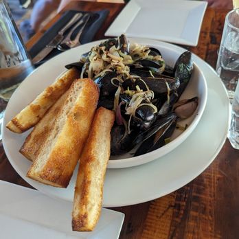 Pitchfork Eatery - Moules Marinière full order - Cocktail Bars Near Me - Nelson, British Columbia Pitchfork Eatery - Moules Marinière full order - Cocktail Bars Near Me - Nelson, British Columbia