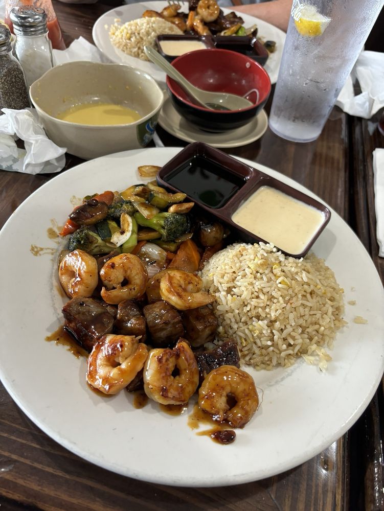 Tacos And Sushi -Drummonds Logo