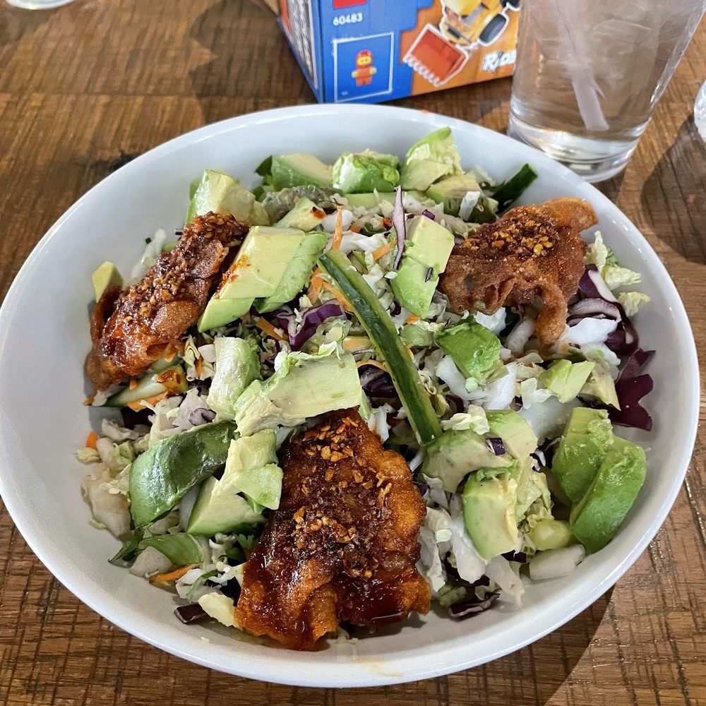 California Pizza Kitchen - Crispy Chinese dumpling half salad with avocado - Pizza Near Me - Annapolis, Maryland