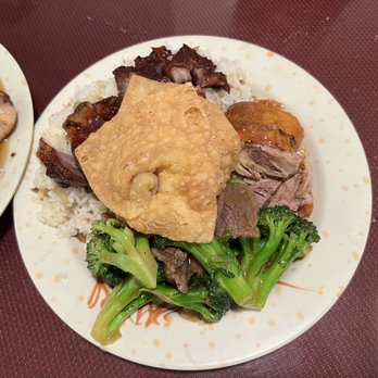 Lagoon Chinese Restaurant - Chinese Near Me - Honolulu, Hawaii Lagoon Chinese Restaurant - Chinese Near Me - Honolulu, Hawaii