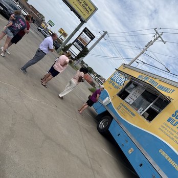 On The Hook - Food Trucks Near Me - Plano, Texas