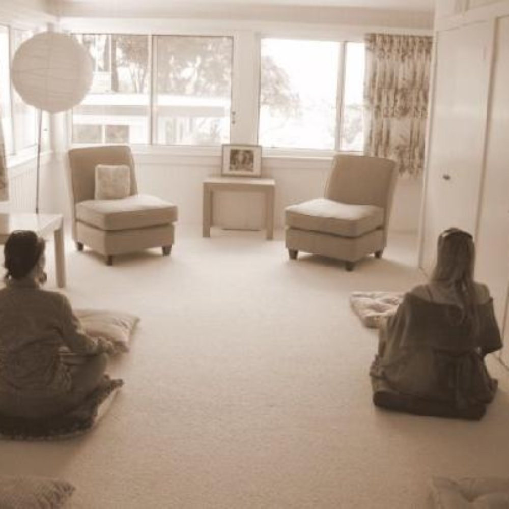 Pepper Tree Retreat - Krishnamurti's Room - Meditation area - Guest Houses Near Me - Ojai, California Pepper Tree Retreat - Krishnamurti's Room - Meditation area - Guest Houses Near Me - Ojai, California