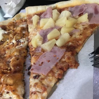 Front Street Pizza - Buffalo Chicken & Hawaiian - Pizza Near Me - Brooklyn, New York