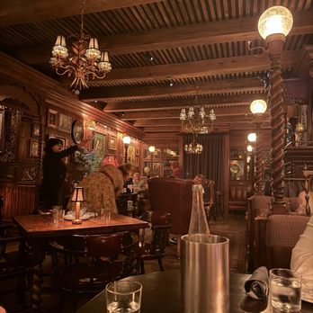Armitage Alehouse - Pubs Near Me - Chicago, Illinois