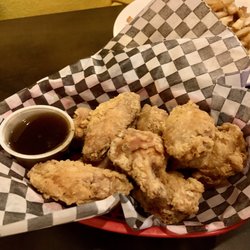 Jonesy's Restaurant & Bar - Chicken Wings (Honey Garlic on the side)