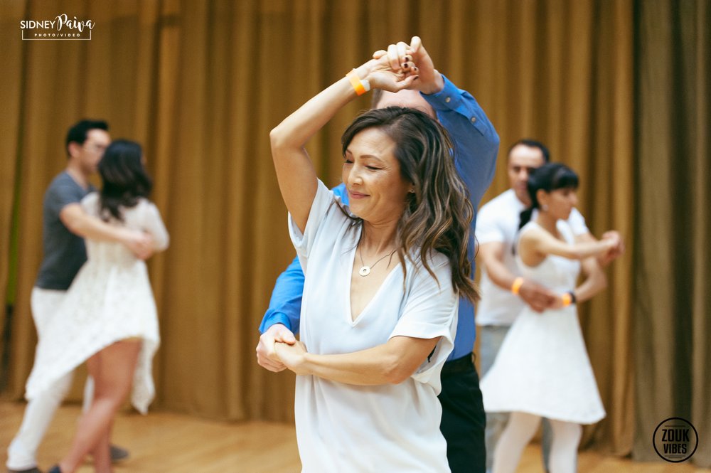 Zouk Vibes Dance Classes Logo