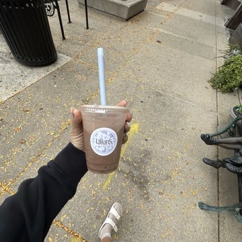 Lilian’s Cafe - Chocolate Peanut Butter Banana Smoothie - Coffee & Tea Near Me - La Grange, Illinois Lilian’s Cafe - Chocolate Peanut Butter Banana Smoothie - Coffee & Tea Near Me - La Grange, Illinois