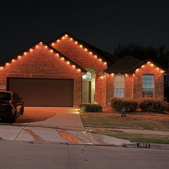 Holiday Breeze Lighting - Holiday Decorating Services Near Me