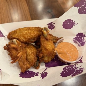 Knott's Berry Farm - Crispy Chicken Wings with a Boysenberry Sriracha Dipping Sauce - Amusement Parks Near Me - Buena Park, California Knott's Berry Farm - Crispy Chicken Wings with a Boysenberry Sriracha Dipping Sauce - Amusement Parks Near Me - Buena Park, California