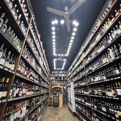 Herald Square Spirits - Cute liquor store but the prices are RIDONKULOUS!!!