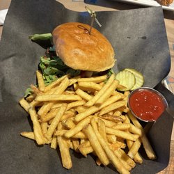 I asked for no goat cheese or aioli and had to repeat no aioli and asked for mustard but this came without mustard