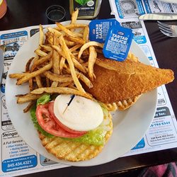 Yanni's Gyro Express Cafe - Fish sandwich