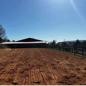 River Hill Stables - Outdoor Arena - Horseback Riding Near Me - Luray, Virginia