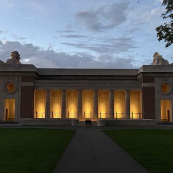 Menin Gate - Night shot from the gate side. - Landmarks & Historical Buildings Near Me - Ieper, VWV