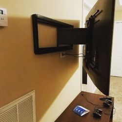 3 Kings Communications - Tv mount installation back view