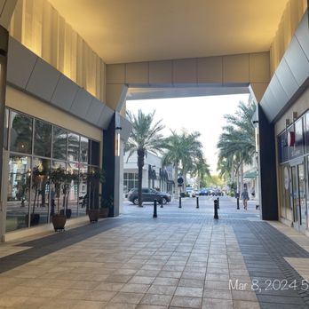 Beso - Cocktail Bars Near Me - Sarasota, Florida