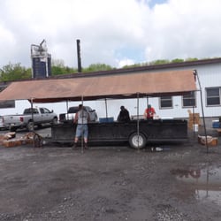 Pecos Bill's Bbq - Charcoal pit