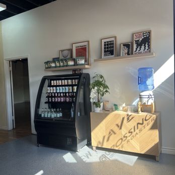 New Wave Bagel - Interior drinks and water - Bagels Near Me - Encinitas, California New Wave Bagel - Interior drinks and water - Bagels Near Me - Encinitas, California