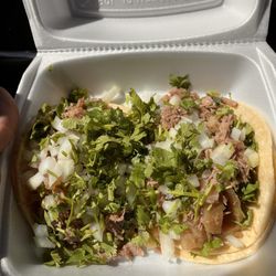 La Michoacana - (2) Carnitas tacos