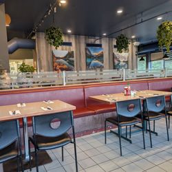 Lake Louise Village Grill & Bar