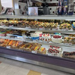 Superior Grocers - Great bakery