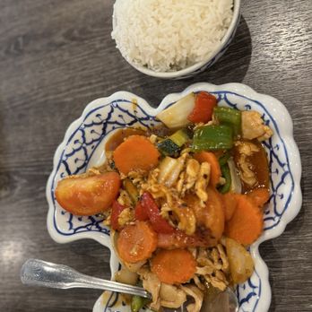 Chili Thai - Sweet and Sour Chicken - Thai Near Me - Tacoma, Washington Chili Thai - Sweet and Sour Chicken - Thai Near Me - Tacoma, Washington