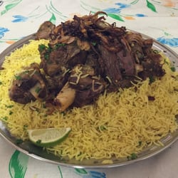 YS Mandi Restaurant - Lamb & goat mendi with fried onions