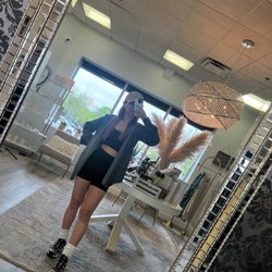 Vanity beauty lounge - Super cute beauty lounge