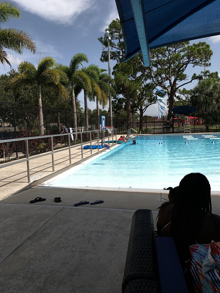 DRIFTWOOD COMMUNITY POOL Updated September 2024 14 Photos 3000 NW