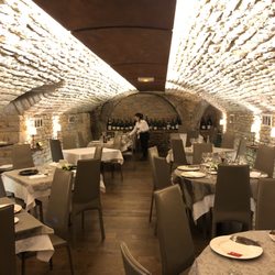 Caveau des Arches - Interior