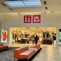 UNIQLO - 10.18.25 entrance