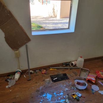 Mujeres De Llaves Cleaning - Tenants left this house an absolute mess. - Home Cleaning Near Me - Albuquerque, New Mexico Mujeres De Llaves Cleaning - Tenants left this house an absolute mess. - Home Cleaning Near Me - Albuquerque, New Mexico