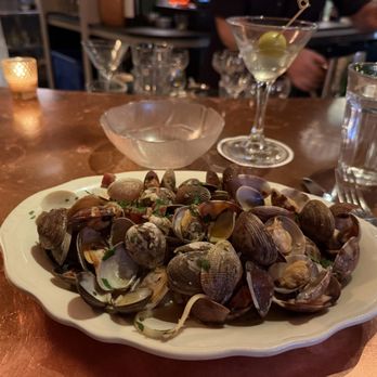 The Pink Door - Linguine Alle Vongole - Italian Near Me - Seattle, Washington The Pink Door - Linguine Alle Vongole - Italian Near Me - Seattle, Washington