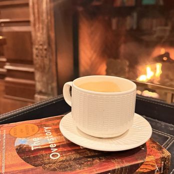 Flyleaf - Bookstores Near Me - Grosse Pointe Farms, Michigan