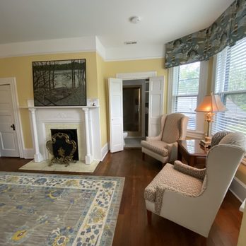 Chestnut Street Inn - Blue Ridge Room - Bed & Breakfast Near Me - Asheville, North Carolina
