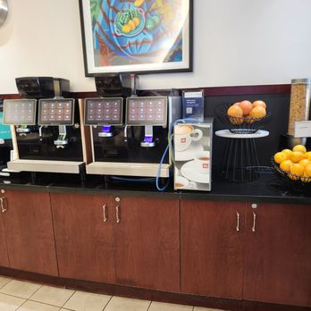 United Club - Coffee - Airport Lounges Near Me - Houston, Texas United Club - Coffee - Airport Lounges Near Me - Houston, Texas