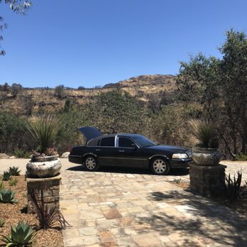 Golden Gate Shuttle - The most comfortable ride out there. Lincoln Town Car with Air Suspension. - Airport Shuttles Near Me Golden Gate Shuttle - The most comfortable ride out there. Lincoln Town Car with Air Suspension. - Airport Shuttles Near Me