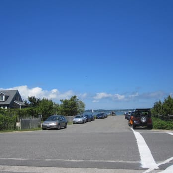 Cooper's Beach - parking area - Beaches Near Me - Southampton, New York